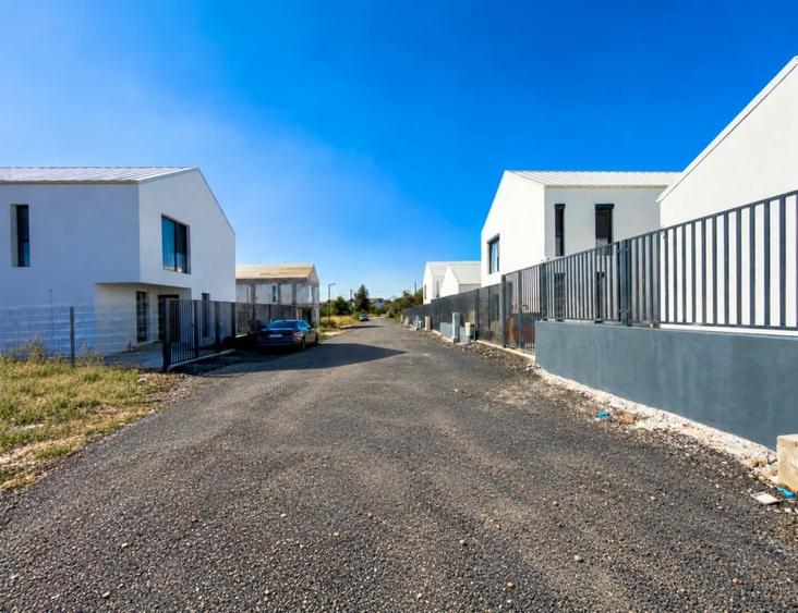 Casă individuală cu 4 camere cu Canalizare în Valu lui Traian