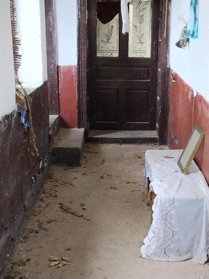 Casa la tara in varf de deal , aer curat ? prive?te minunata - 4