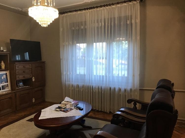 Casă cu 7 camere cu Canalizare în Giroc