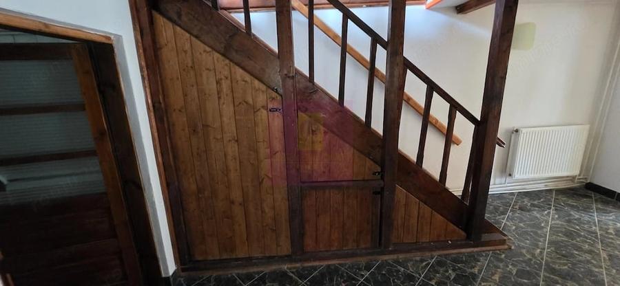 Vila de vanzare cu 5 camere in Busteni - 2