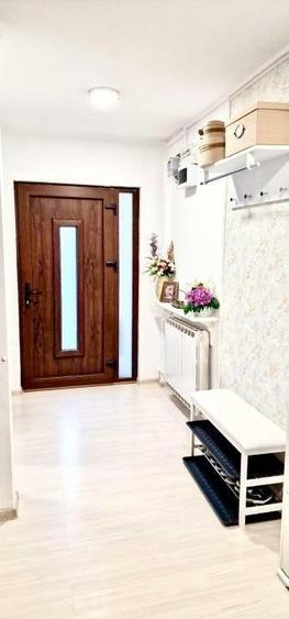 Vila deosebita aproape de Gara de Nord,construita in 1997,renovata 2020,8 camere - 12