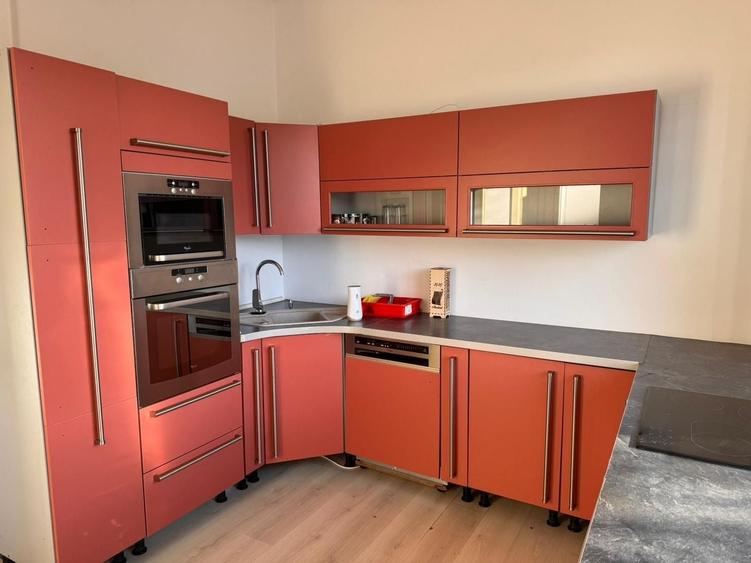 Cladire birouri / spatiu comercial - 584 mp  - Comision ZERO - 2