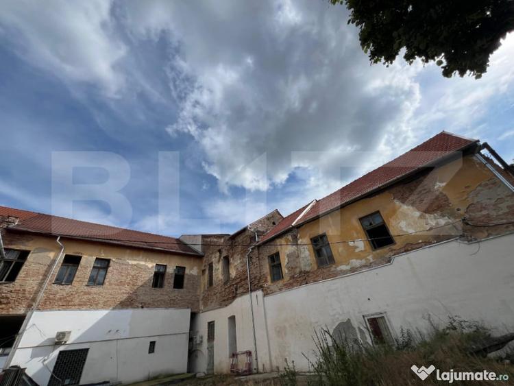 Hotel cu 44 camere, renovabil, pozi?ionat ultracentral - 14