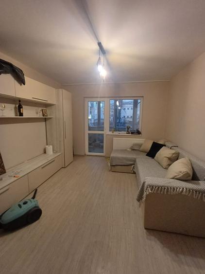 Vand apartament 2 camere - 1