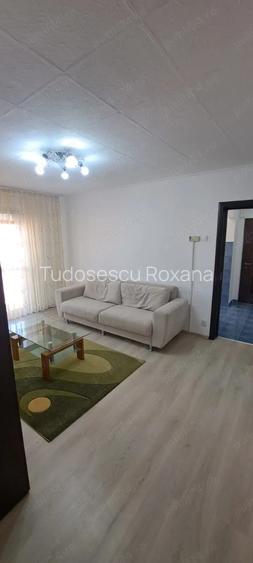 Vand apartament cu 2 camere ?i pivni?a