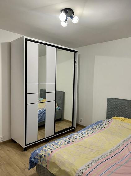 Ofer chirie/ cautam colega - 6