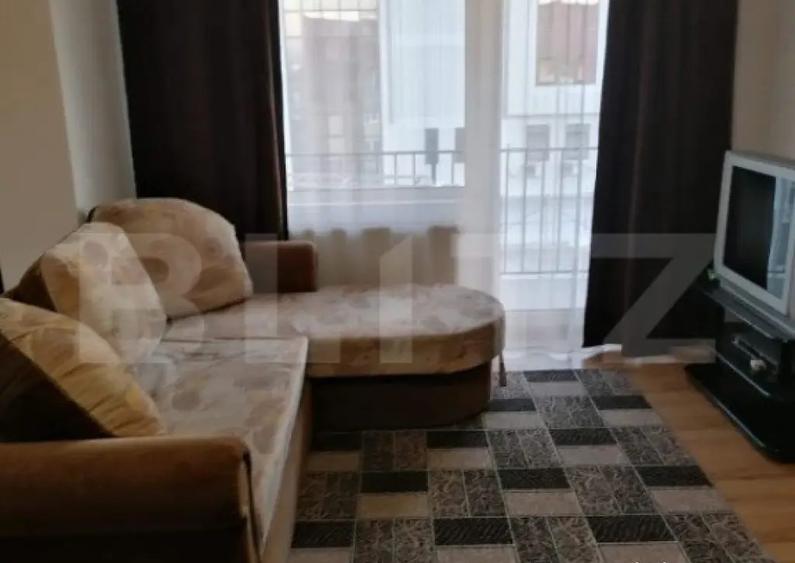 Apartament spatios de vanzare, 5 camere, 93 mp, zona Hotel D - 13