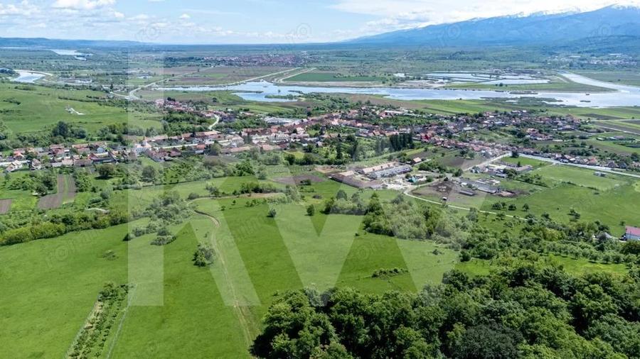 Bradu, Sibiu terenuri 500 mp cu priveli?te la mun?i ?i rau, doar 8.000 - 2