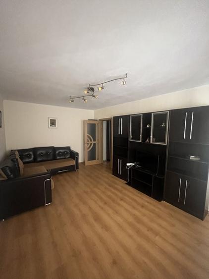 Apartament 2 cam decomandat zona Tic-Tac de inchiriat - 1