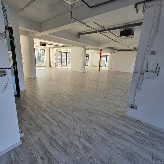 Spatiu comercial,240 mp utili,finisat complet,centrala proprie,Dobroesti. - 1
