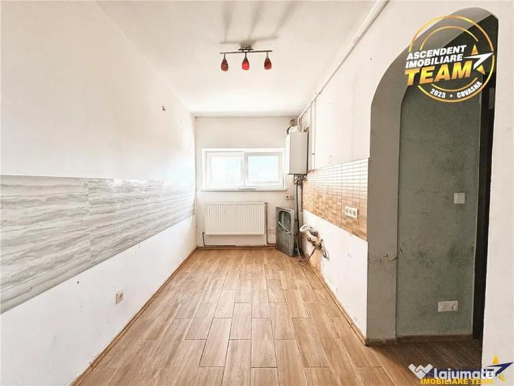 Apartament cu 2 camere decomandat în Simeria