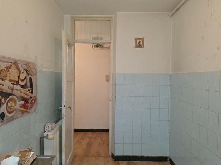 Piața Astra apartament 2 camere etaj 2/4 cu balcon - 9