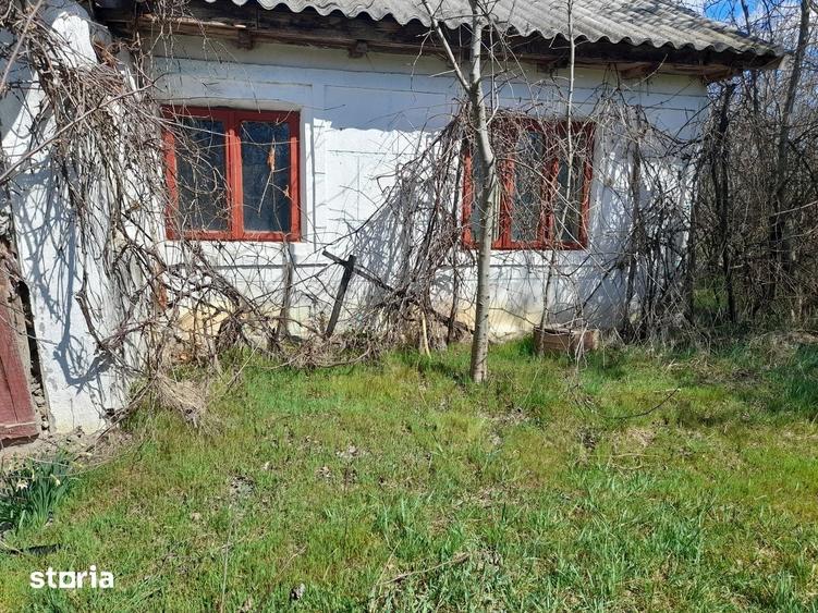 Casă cu 2 camere cu Teren 2742 Mp în Căldăraru