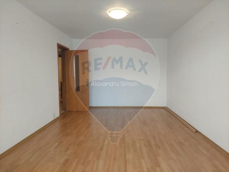 Apartament cu 3 camere de vanzare