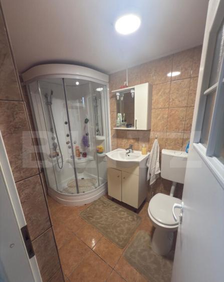 Casa de vanzare 5 camere + dependente - 34