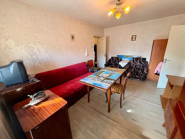 Apartament 2 camere cu balcon-Drumul Taberei 35- Metrou în fața bloc - 1