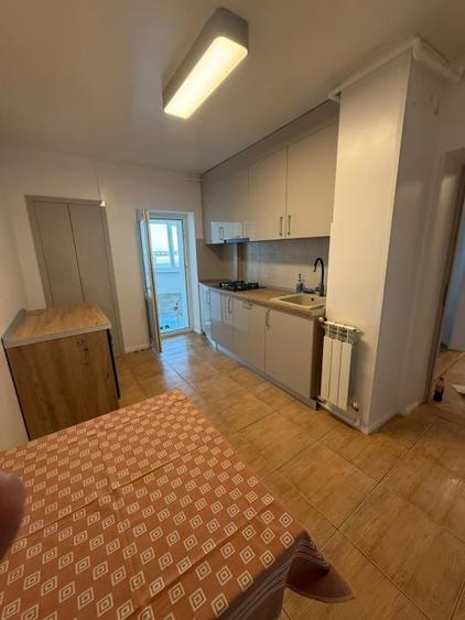 Inchiriez apartament complet renovat - 10