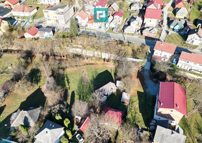 Casa de lemn, cu teren in Bor?a - 11