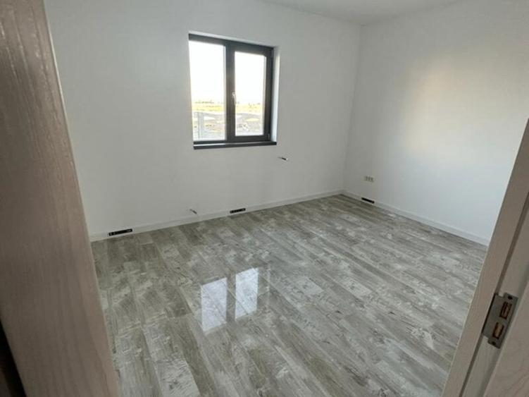 Case noi LA CHEIE ,Varteju,COMISION 0%, - 5