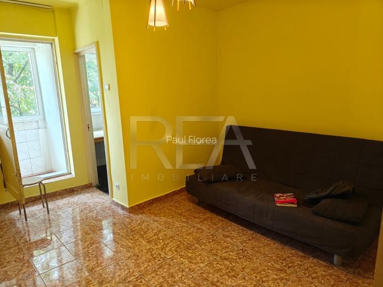 Garsoniera la aproximativ 12 minute distanta de statia de metrou Dristor 1 Garsoniera la aproximativ 12 minute distanta de statia de metrou Dristor 1
