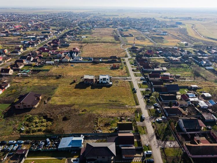 Teren 1028 mp Sanandrei, strada asfaltata – Comision 0% - 14