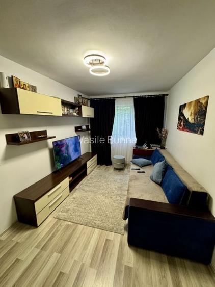 PODU ROS - RESTAURANTUL ODEON -- 2 CAMERE ETAJ 2 - GEAM LA BAIE - RENOVAT TOTAL!