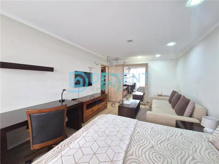 Garsoniera decomandata, Urban, Tractorul - 8