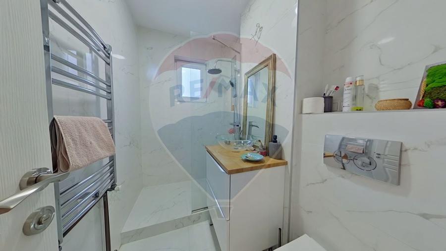 Apartament modern si luminos de închiriat - 11