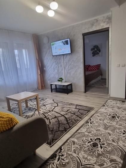 Proprietar; inchiriez apartament renovat  cu 2 camere Piata Romana - 2