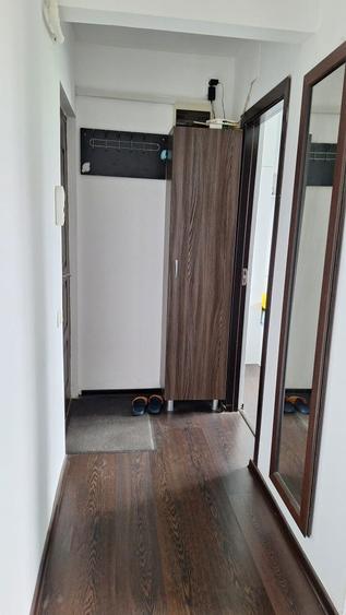 Inchiriez apartament Poarta 6 - 1