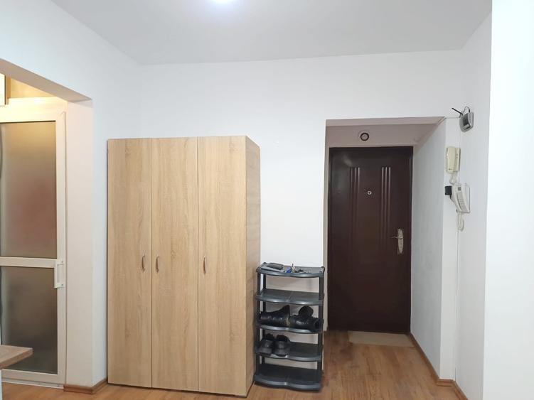 Proprietar, închiriez apartament 2 camere, Cercetătorilor,4 - 7