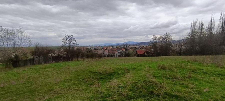 Teren in zona pitoreasca , usor accesibila , cu utilitati si panorama deosebita - 3