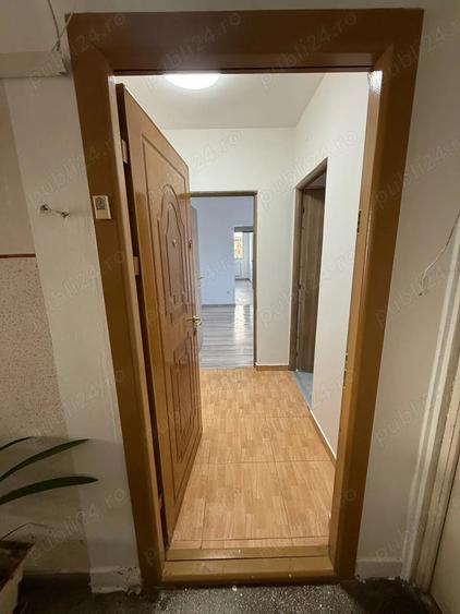 Vand Apartament 3 camere - 2