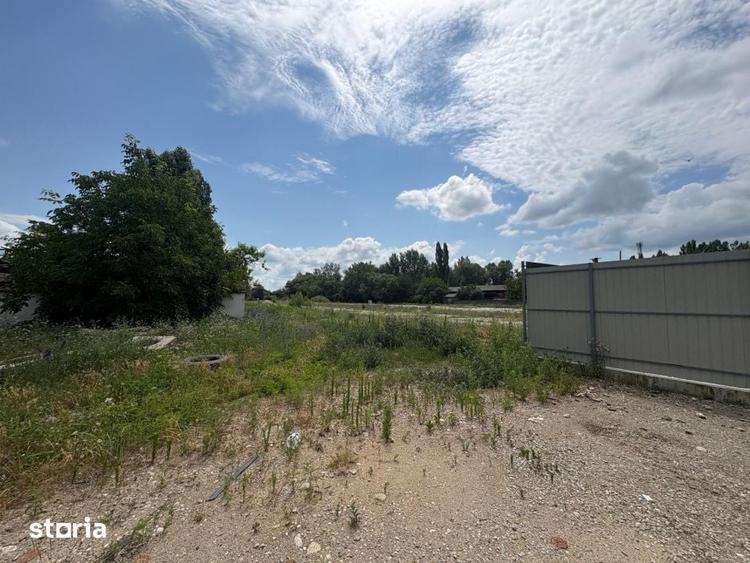 Spațiu comercial, de 13,000 mp, în Central