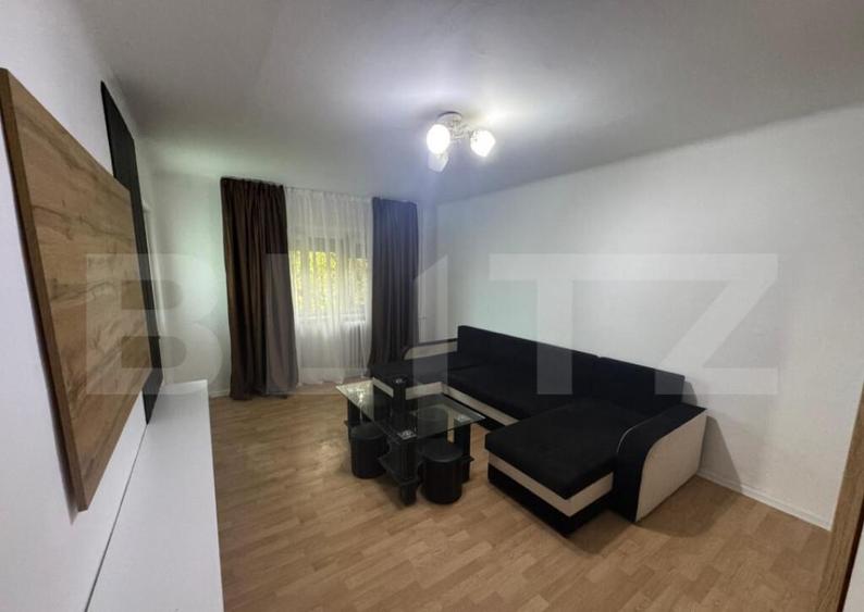 Apartament decomandat etajul 1, 52 mp, Rovine ,zona Parculet - 11