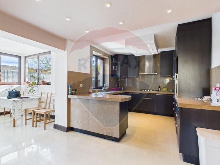 Vilă spațioasă în zona centrală Breaza, 310 mp utili, teren 610 mp - 4