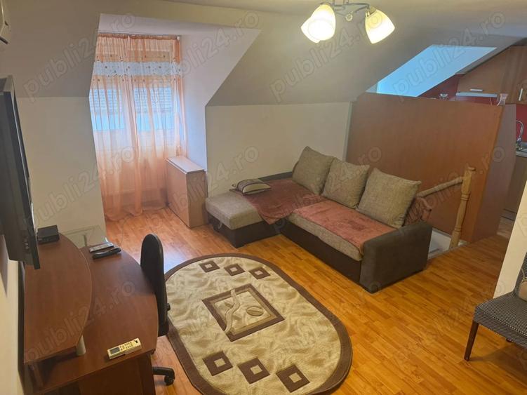 Inchiriez apartament 3 camere - 6