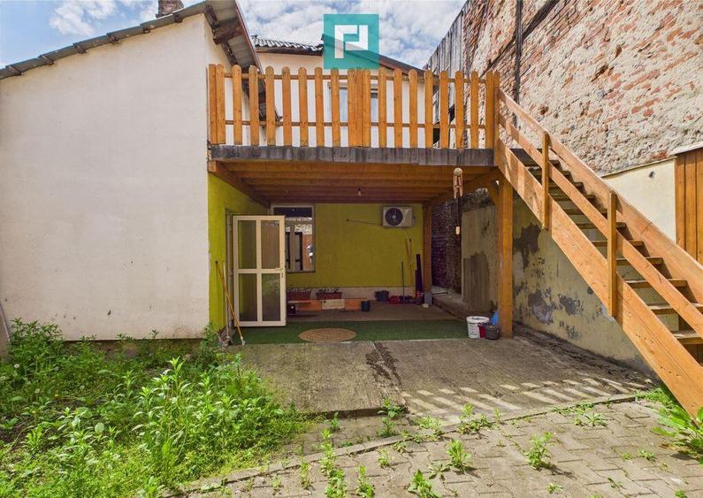 Casa cu 6 camere in zona Central - 11