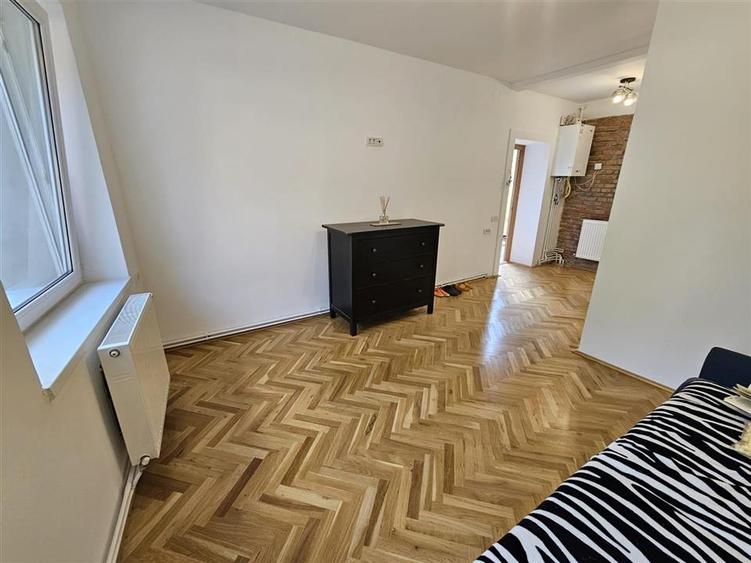 Apartament 2 camere in casa cu gradina CENTRU - 5