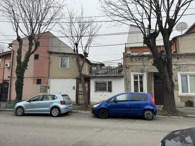 Vând casă ultracentral, - 2