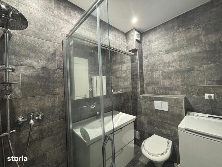Apartament cu 3 camere decomandat în Lazaret