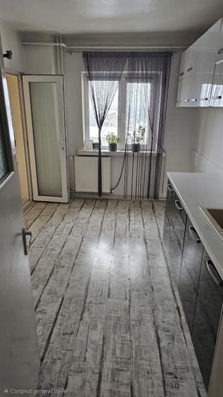 De vanzare apartament 4 camere - 6
