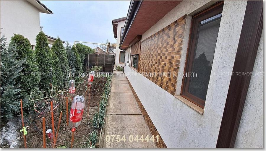 Vila+casa de vanzare zona Km 5 - 25