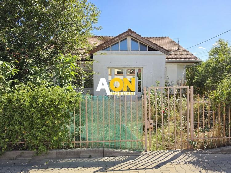 Casă individuală cu 3 camere cu Canalizare în Central