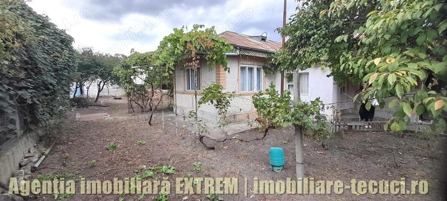 Casa cu 3 camere ?i 450mp, casa batraneasca, pe strada Plugului in Tecuci - 4