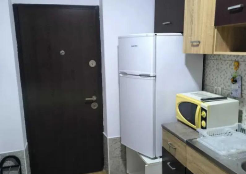 Garsoniera decomandata - zona Tractorul - 1