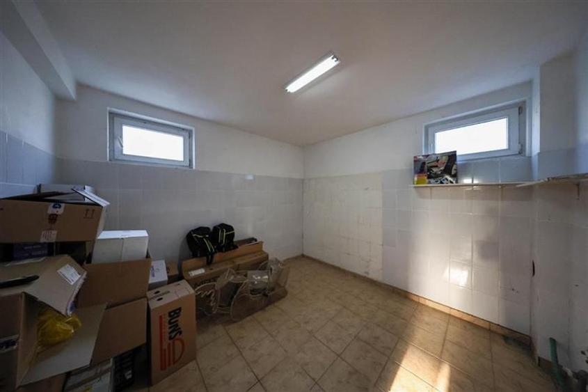 Vanzare Casa zona Tractorul, teren aferent 700 mp - 42