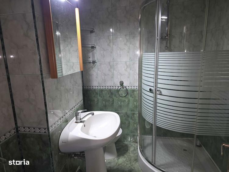 Apartament cu 3 camere modern si spatiis in Gavana / Piata / Stradal - 8