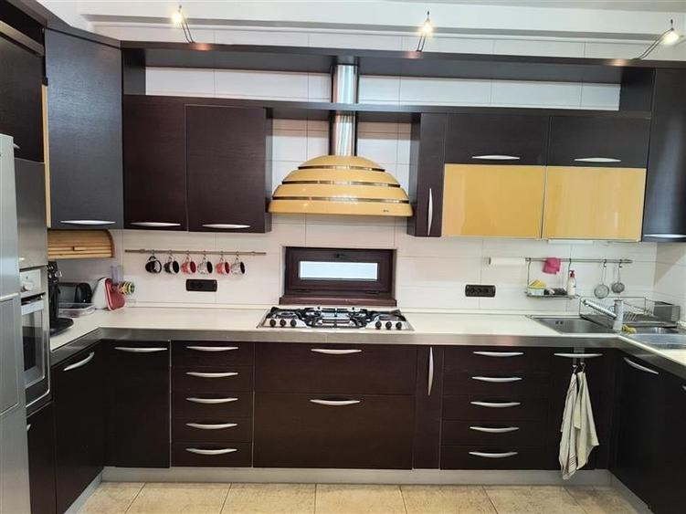 Vila deosebita cu spatiu de curte, situata in cartierul Florilor, Brasov - 7