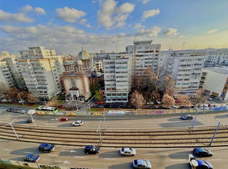 Piata victoriei, Nicolae Titulescu - 9